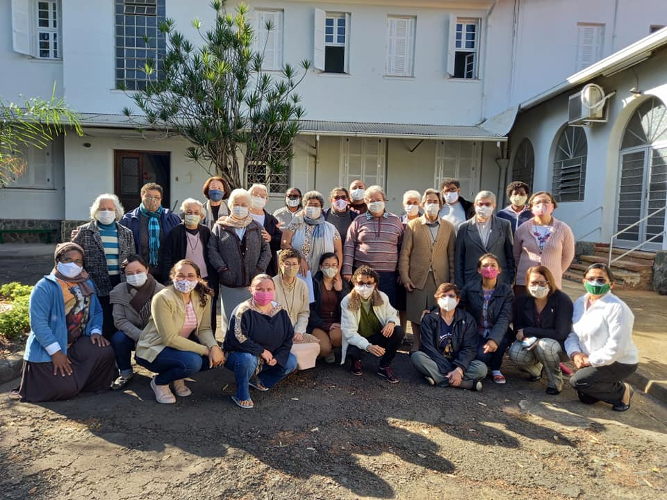 Retiro Anual da Congregação das Irmãs Franciscanas do Coração de Maria/1ª Turma. Tema: E o...